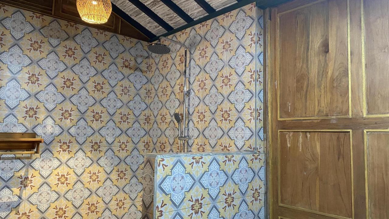 Villa Telaga Wana 苏卡瓦提 外观 照片