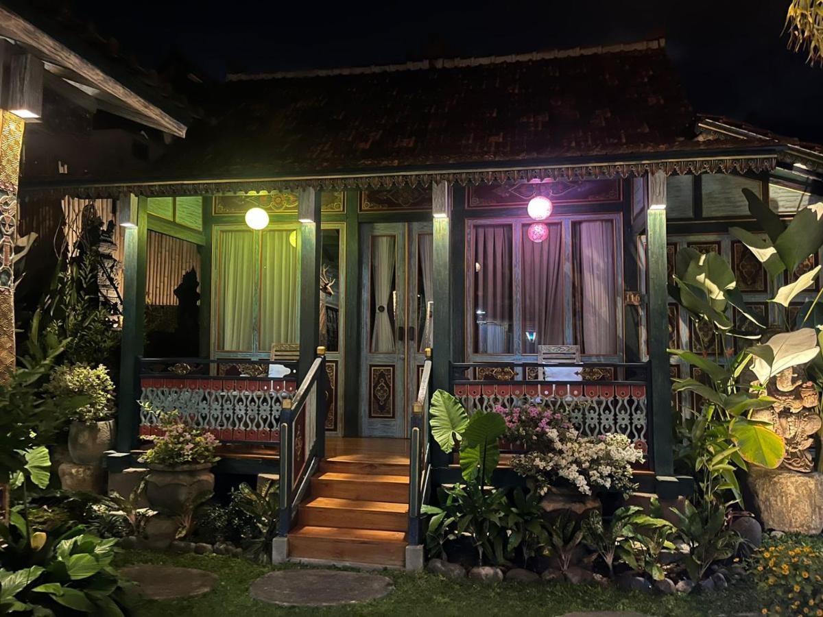 Villa Telaga Wana 苏卡瓦提 外观 照片